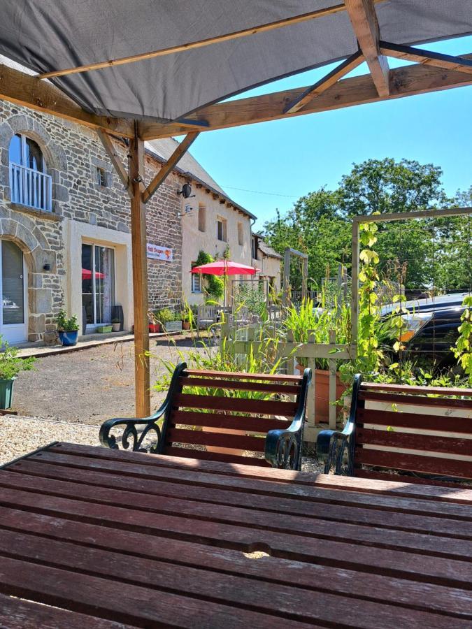 Le Petit Dragon Bed & Breakfast Plumaudan Dış mekan fotoğraf