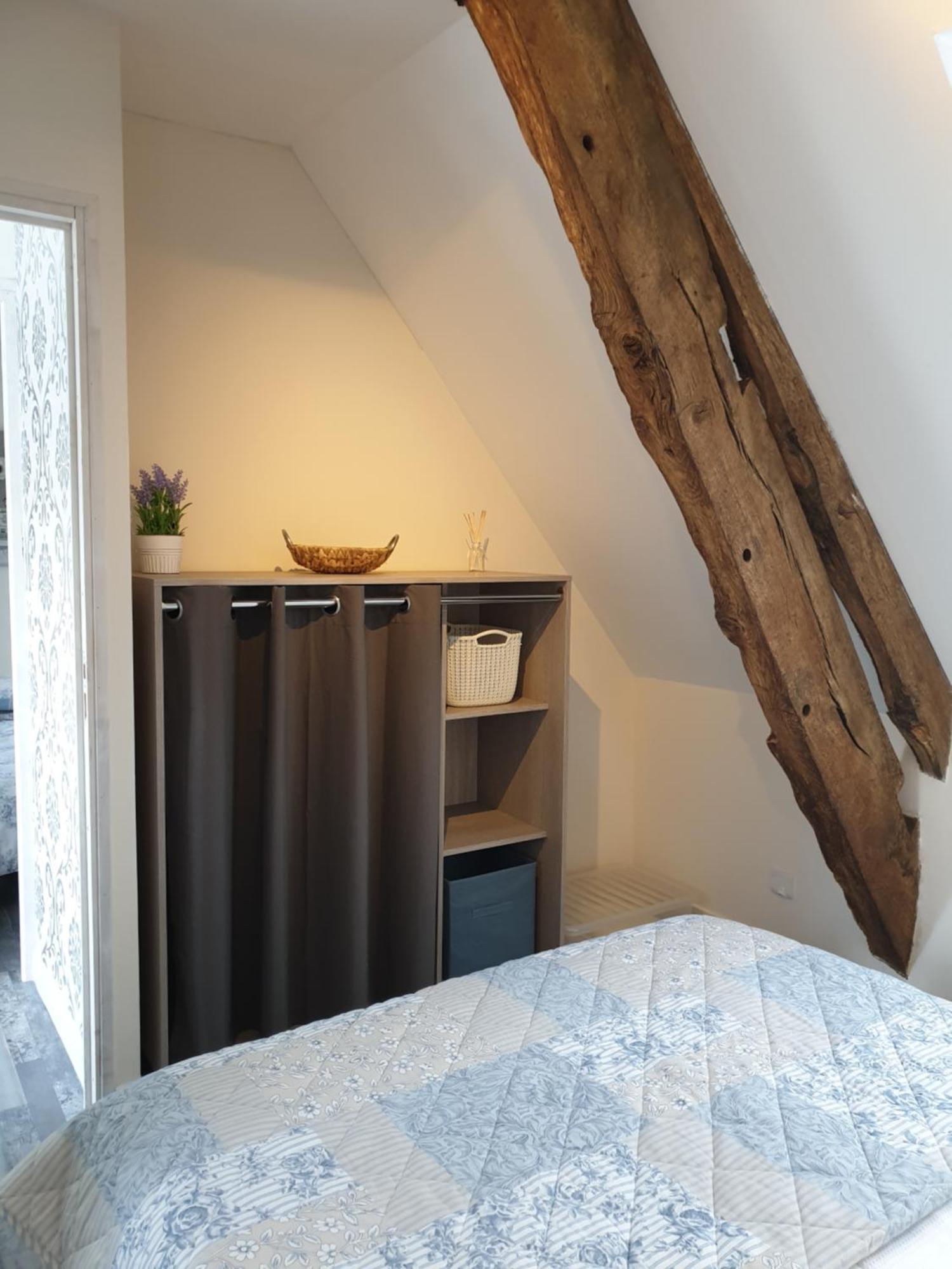 Le Petit Dragon Bed & Breakfast Plumaudan Oda fotoğraf